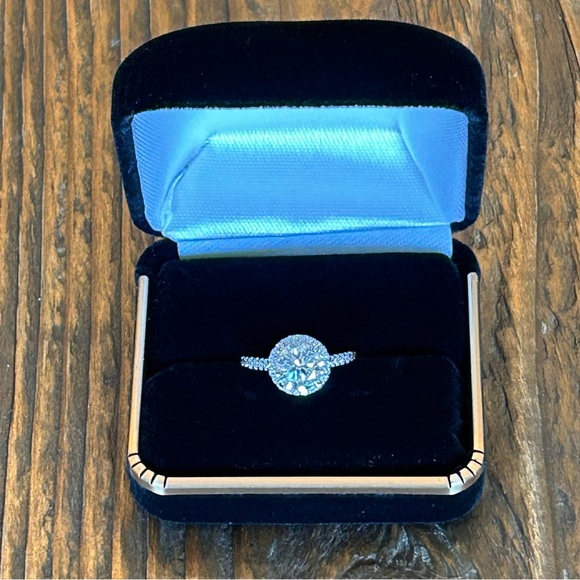 Certified 2ct. t.w. Moissanite Diamond Round Brilliant Cut Engagement Ring NEW - Picture 4 of 13